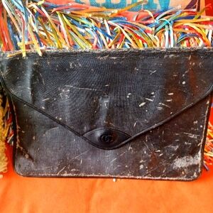 VINTAGE GUCCI OVERSIZE CLUTCH
